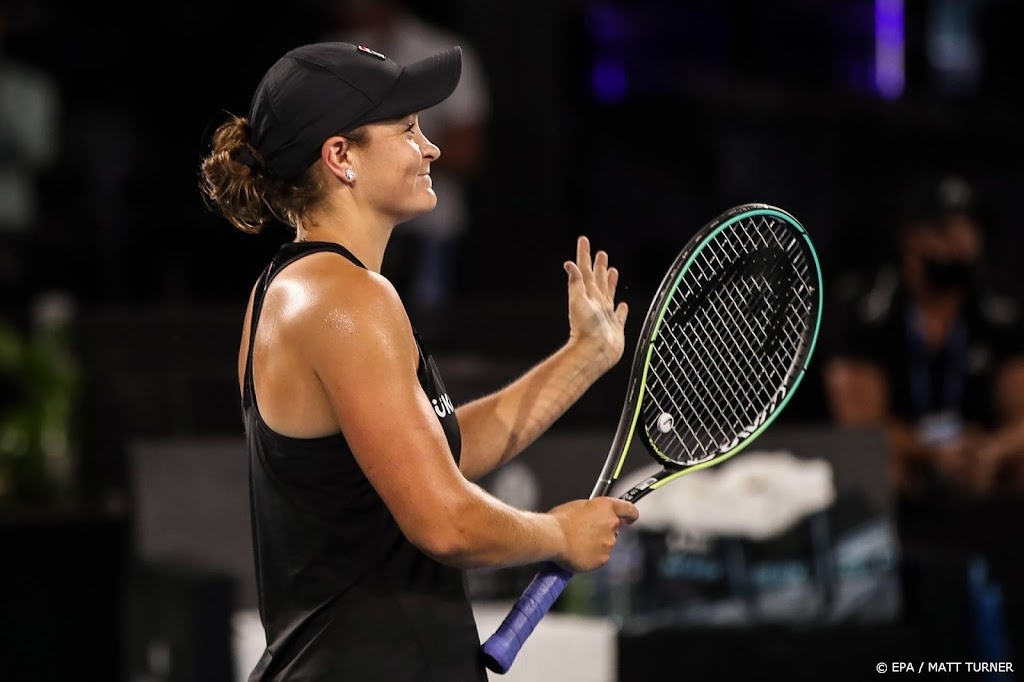 Tennisster Barty verslaat Kenin en bereikt halve finales Adelaide