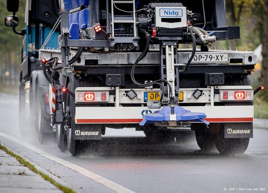 KNMI waarschuwt voor gladheid in bijna hele land