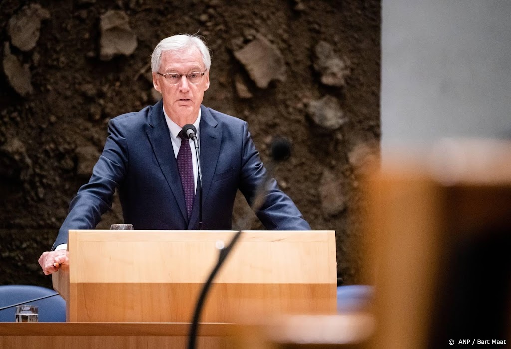 Knapen: situatie Kazachstan zorgelijk maar nog veel onduidelijk