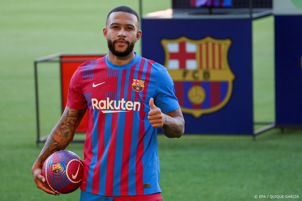 Memphis Depay na maand blessureleed terug bij Barcelona