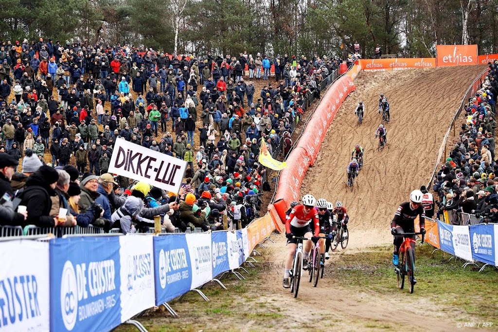 Veldrijdster Pieterse profiteert van opgave Brand na val