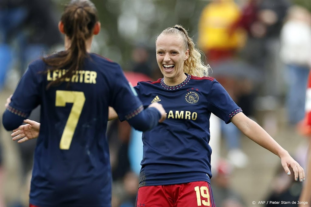 Hoekstra debuteert bij voetbalvrouwen Oranje