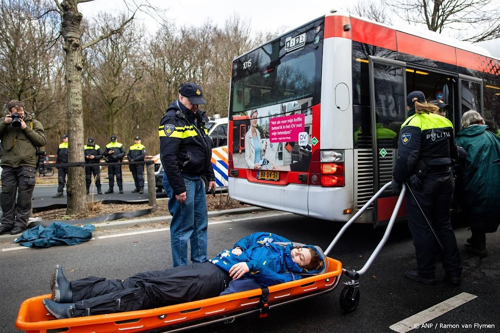 Kamer is het zat dat politie 'wegsleepdienst' XR is