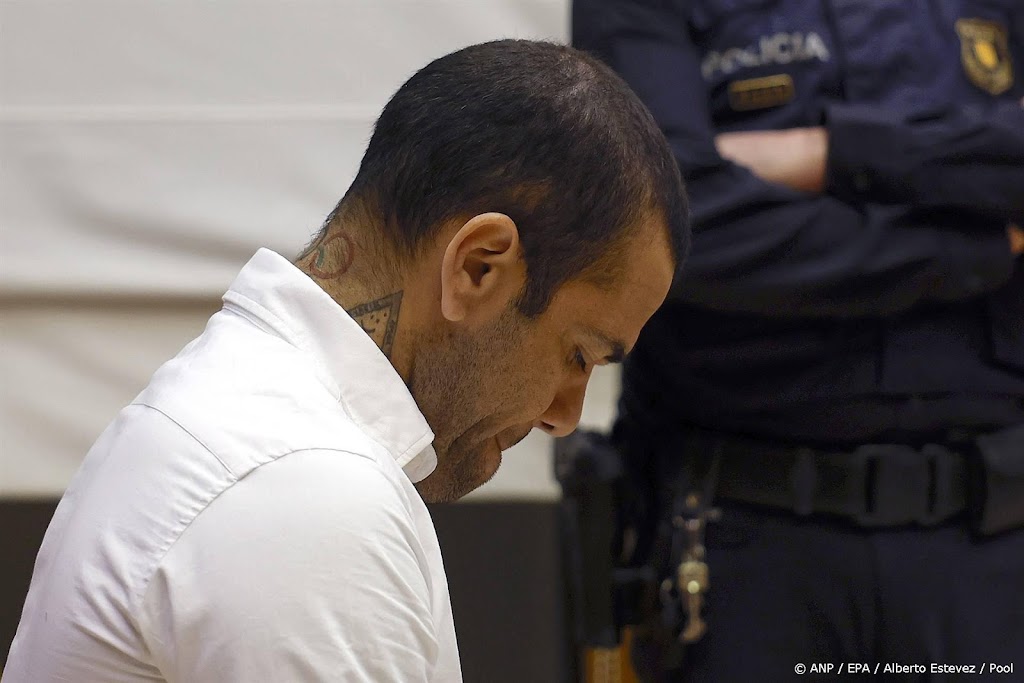 Dani Alves ontkent verkrachting en 'is geen gewelddadige man'