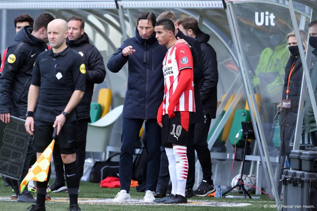 PSV-trainer Schmidt: wedstrijd eerder doodmaken