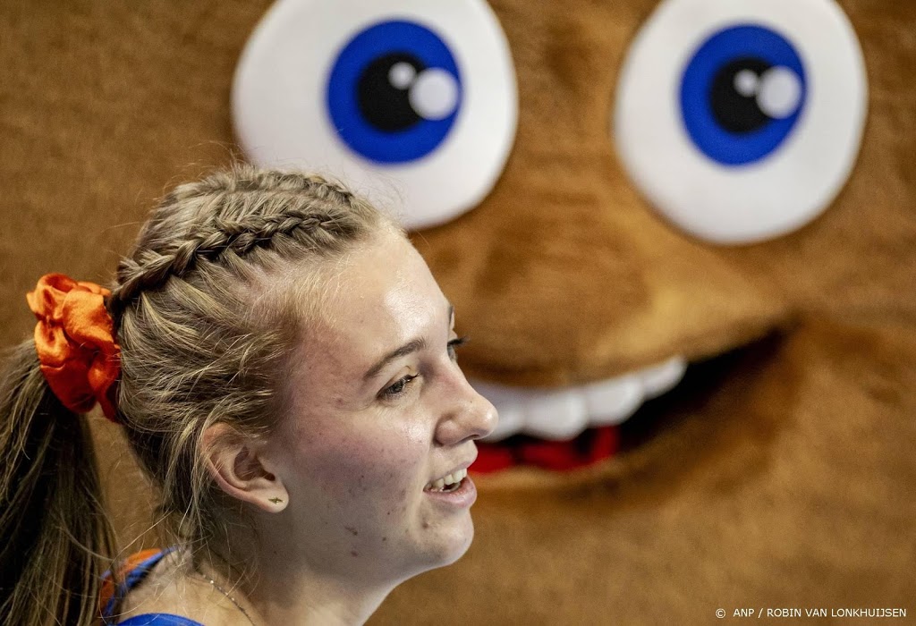 Bol leidt estafettevrouwen bij EK indoor naar goud op 4x400 meter
