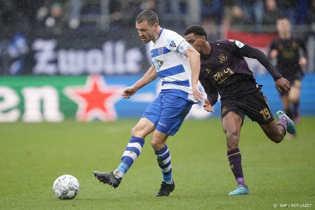 Aanvoerder Van Polen gaat zestiende seizoen bij PEC Zwolle in