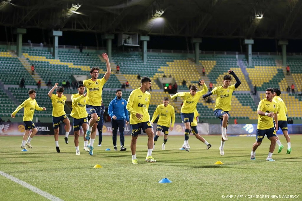 Spelers Fenerbahçe lopen na één minuut in Supercup van het veld