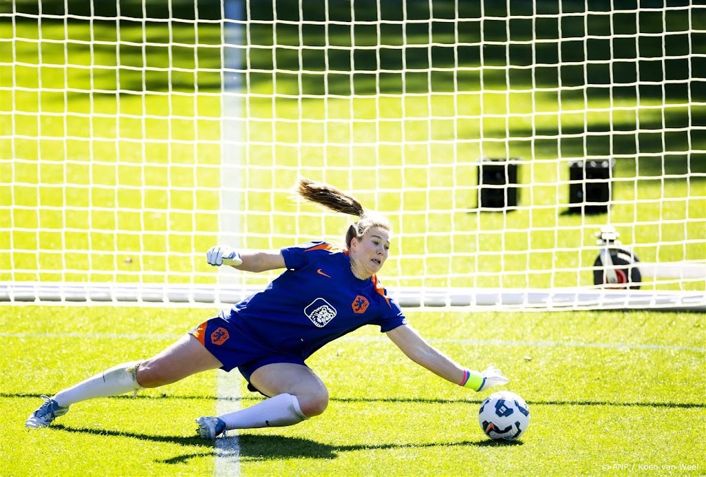 Keepster Kop vervangt geblesseerde Van Domselaar tegen Oostenrijk