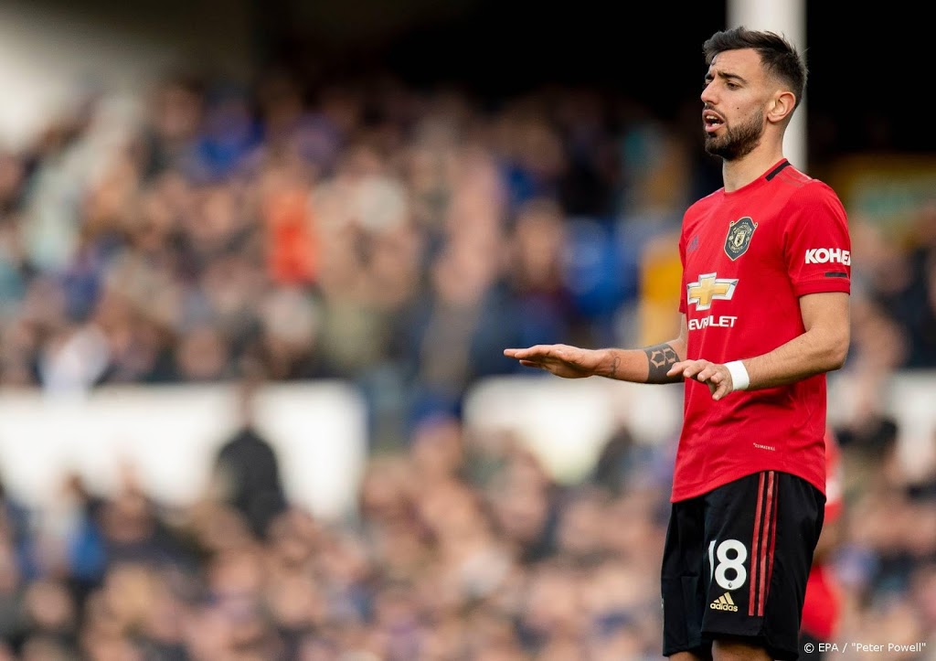 FIFA onderzoekt transfer Fernandes naar Manchester United