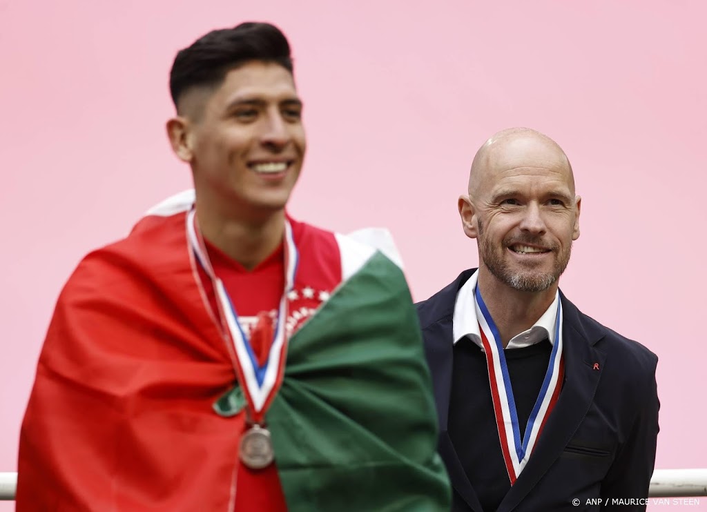 Trainer Ten Hag over erehaag: kampioen moet je feliciteren
