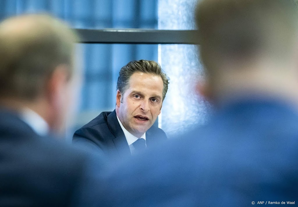 De Jonge wil advies van RIVM over eerder inenten zwangere vrouwen