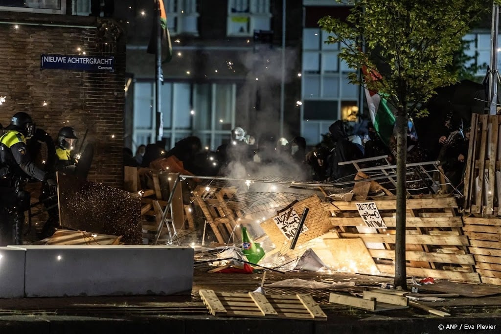 Politie arresteert betogers protestkamp UvA