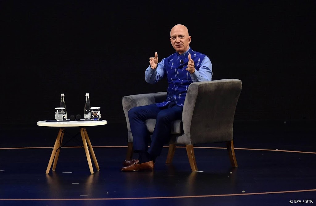 Jeff Bezos gaat in juli zelf de ruimte in