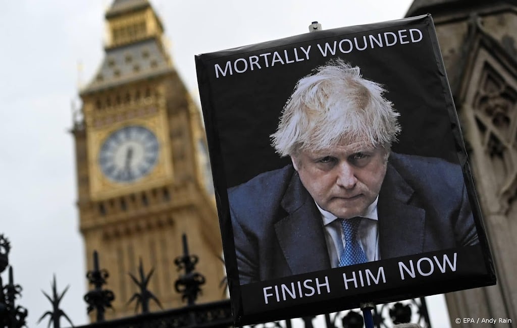 Britse media geven premier Johnson niet lang meer