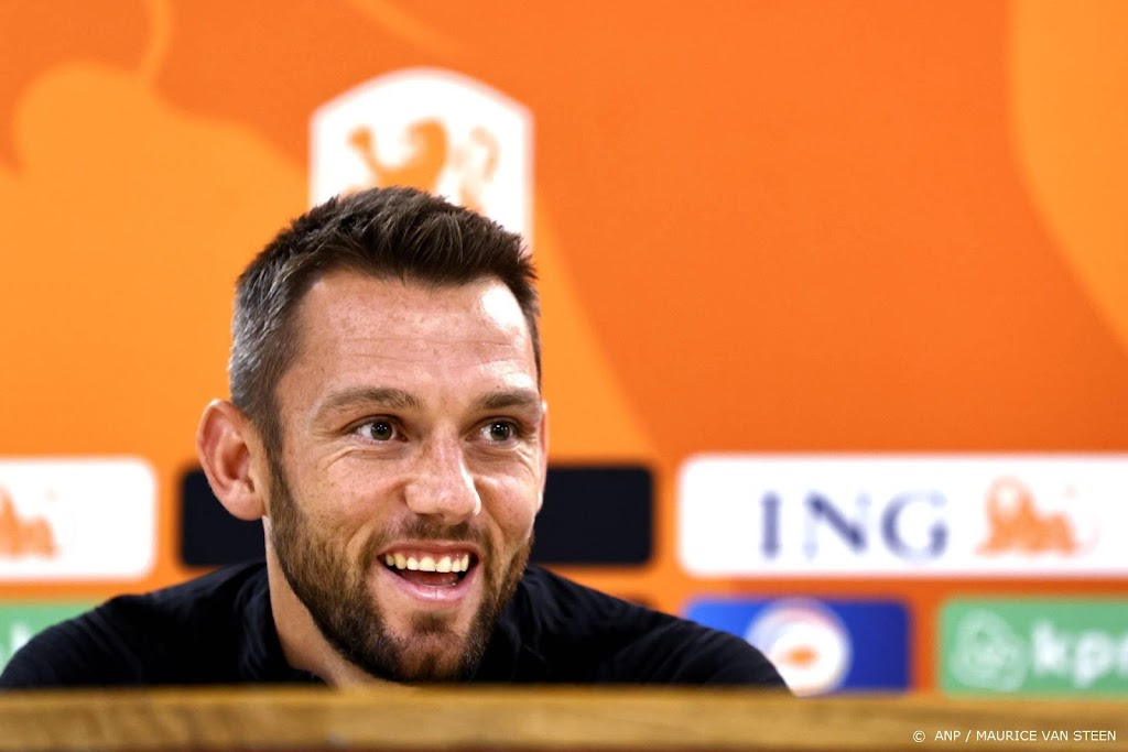 De Vrij start als aanvoerder van Oranje tegen Wales
