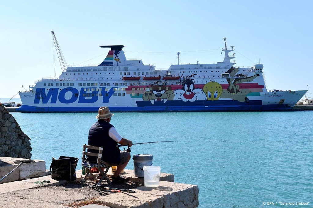 Migranten op de Ocean Viking in Sicilië in quarantaine