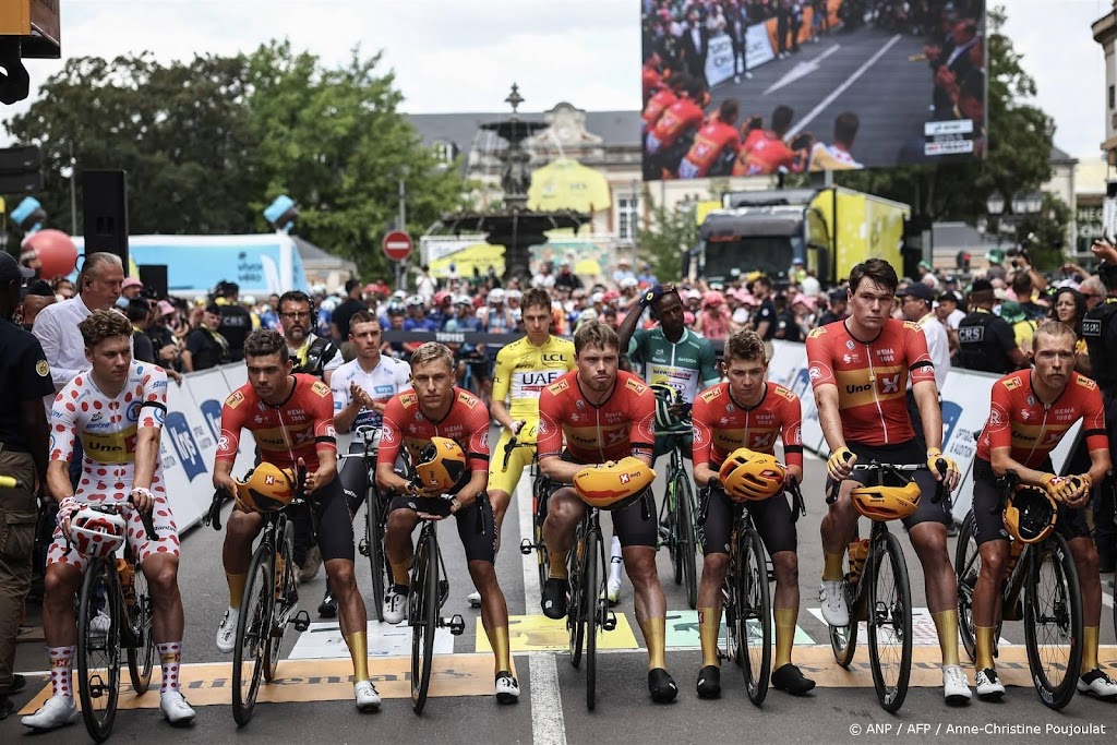 Ronde van Oostenrijk geëindigd met herdenkingsrit