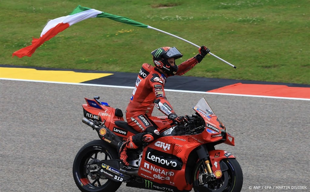 MotoGP-coureur Bagnaia wint GP van Duitsland na crash Martín