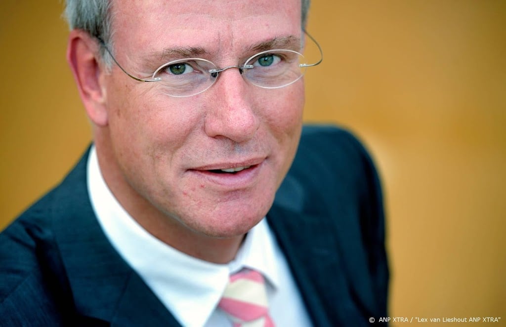 Oud-minister Atzo Nicolaï (60) legt werk neer vanwege kanker