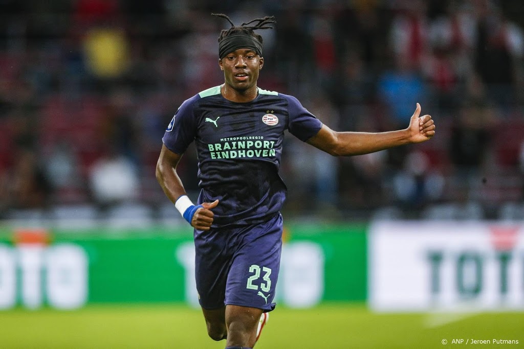 Schmidt ziet Madueke nog niet bij PSV vertrekken