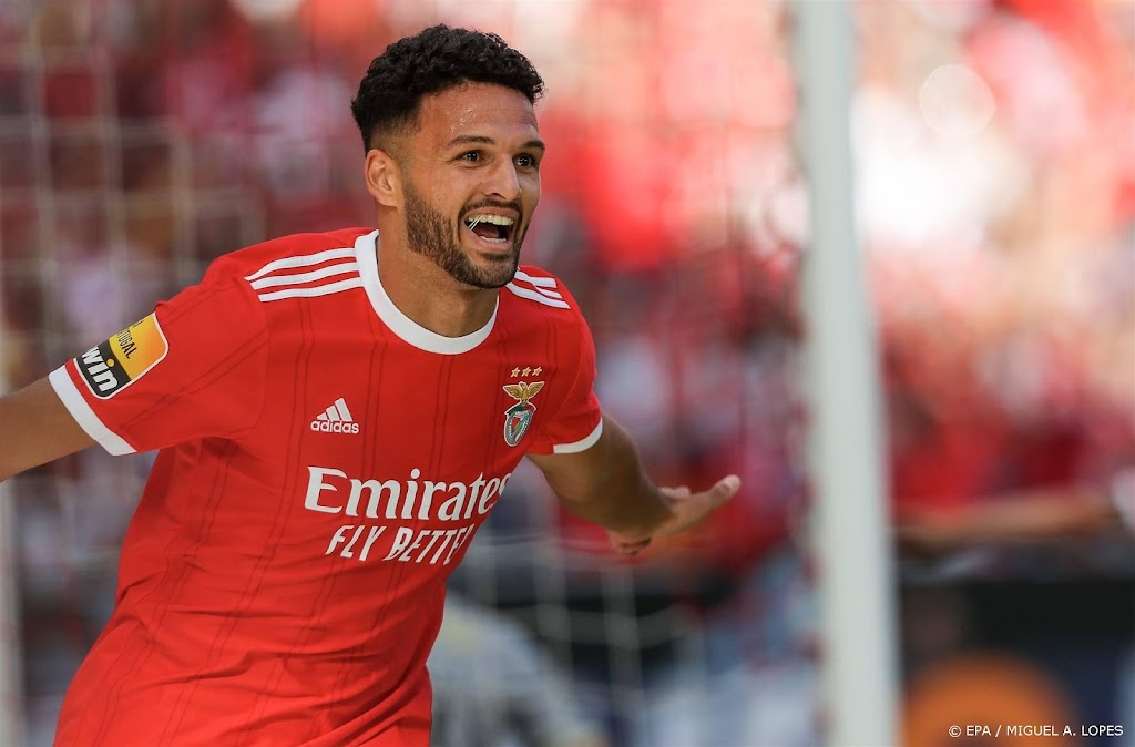 PSG huurt aanvaller Ramos van Benfica