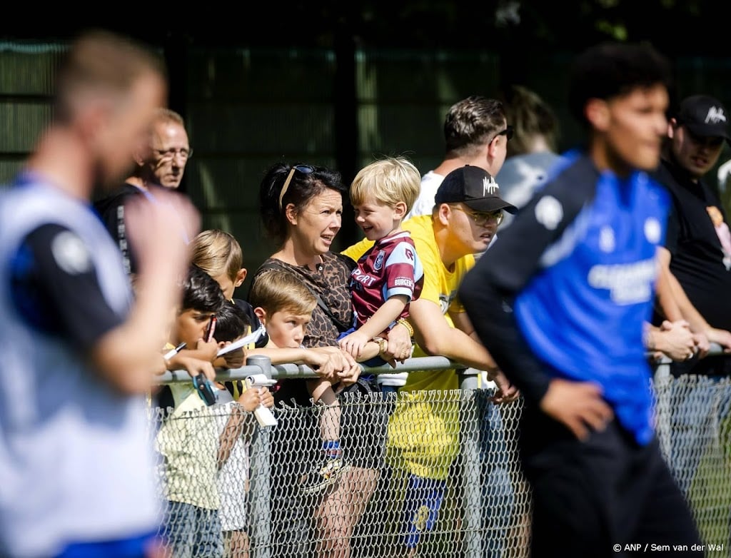 Vitesse krijgt tijdens kort geding steun van fans en ondernemers