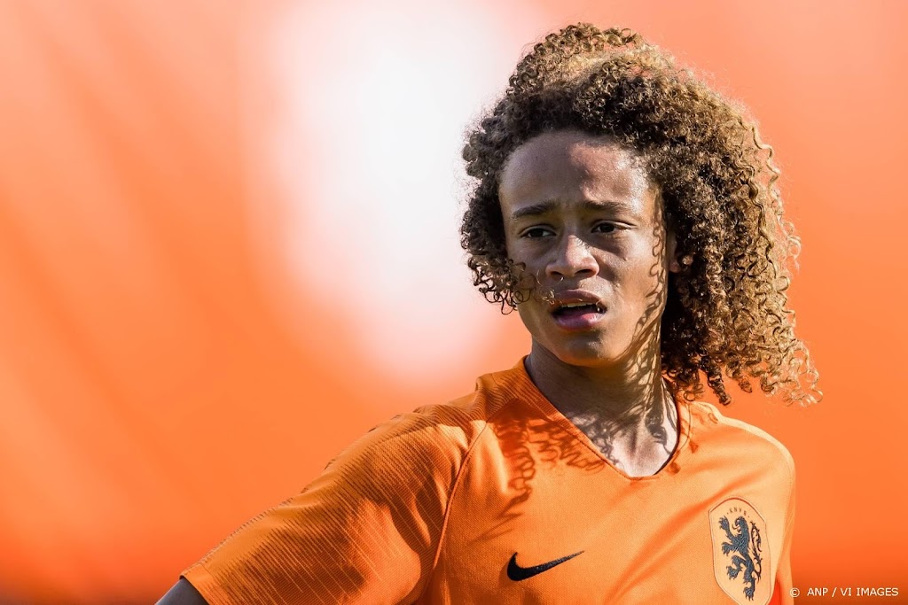 Vijf spelers Oranje Onder 19 naar huis om overtreden coronaregels
