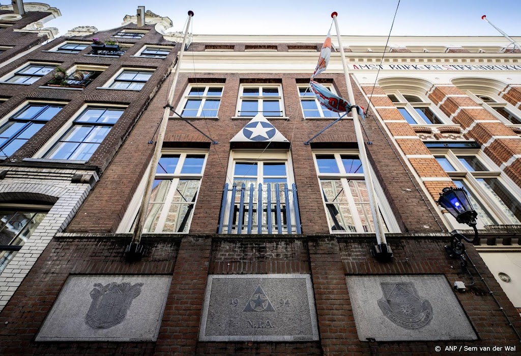 Studentencorps Amsterdam schorst mishandelende ontgroeners