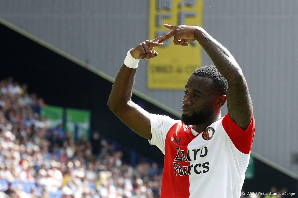 Feyenoord voorlopig zonder Geertruida wegens ziekte van Pfeiffer