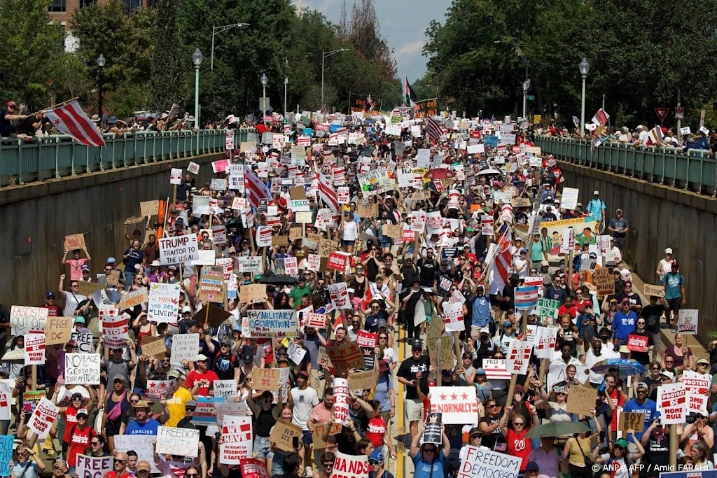 Duizenden protesteren in Washington tegen inzet Nationale Garde