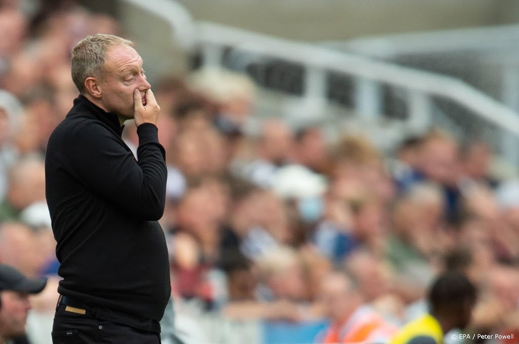 Hekkensluiter Nottingham Forest verlengt contract trainer Cooper