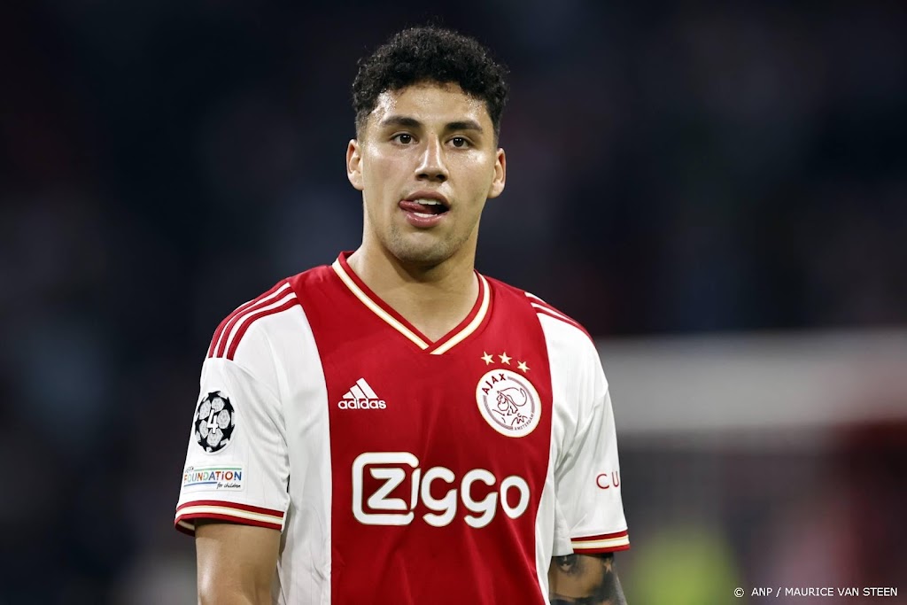 Aangeslagen Ajax heeft verdediger Sánchez terug