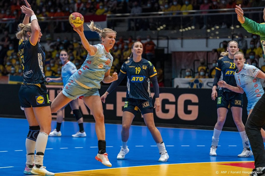 Handbalsters groepswinnaar na moeizaam gelijkspel tegen Zweden