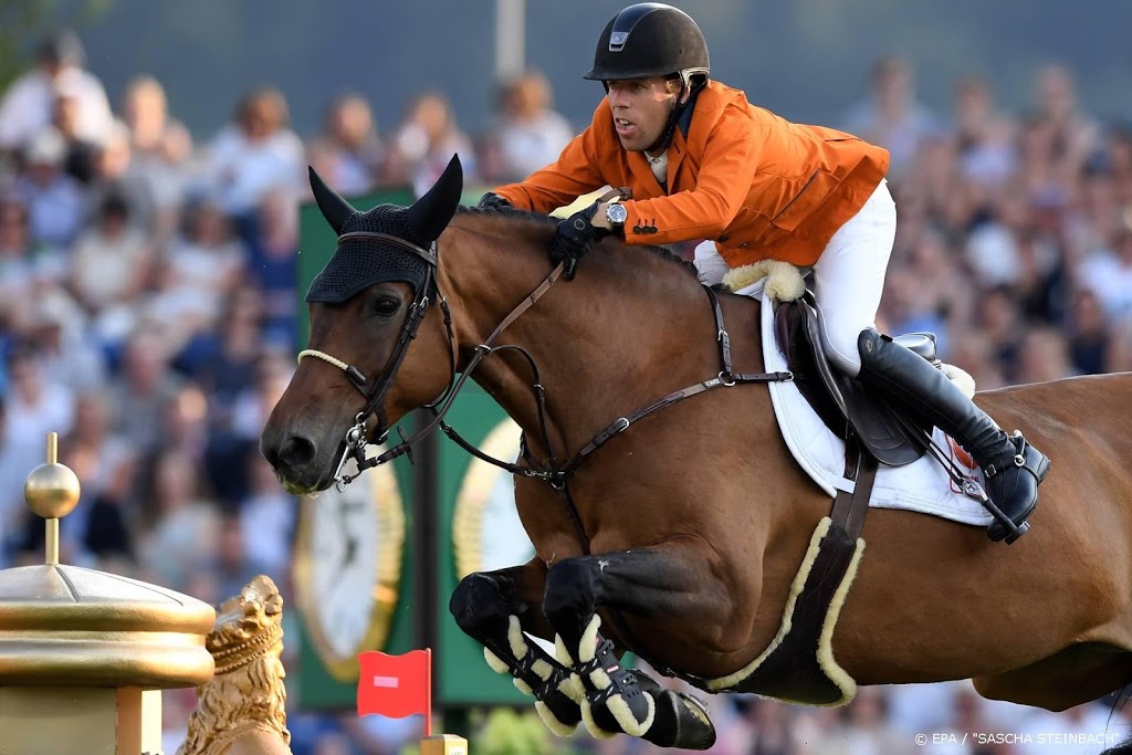 Ruiter Van der Vleuten in actie bij Jumping Amsterdam