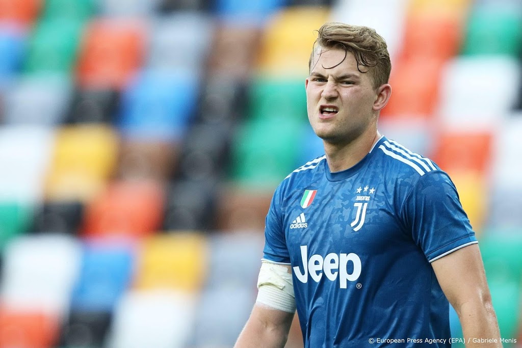 International De Ligt test positief op coronavirus bij Juventus