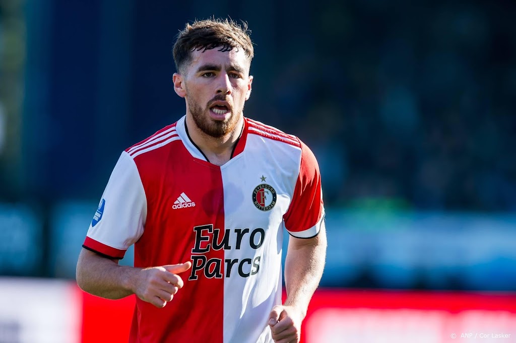 Feyenoord verslaat PEC in Rotterdam in oefenwedstrijd