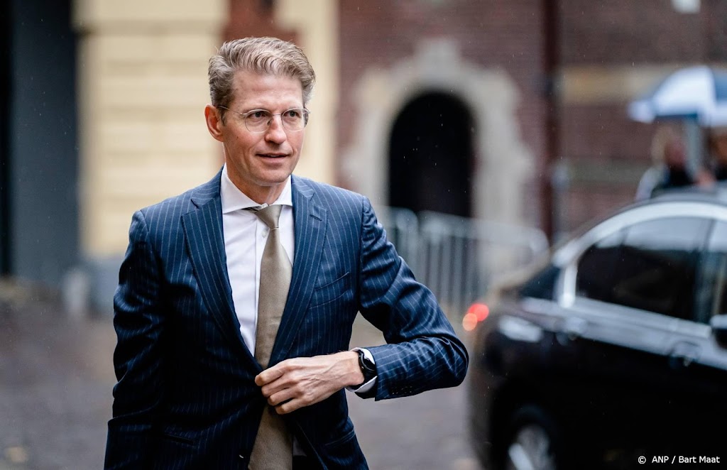 Minister Dekker: ook ik werd eens thuis opgezocht door onbekenden