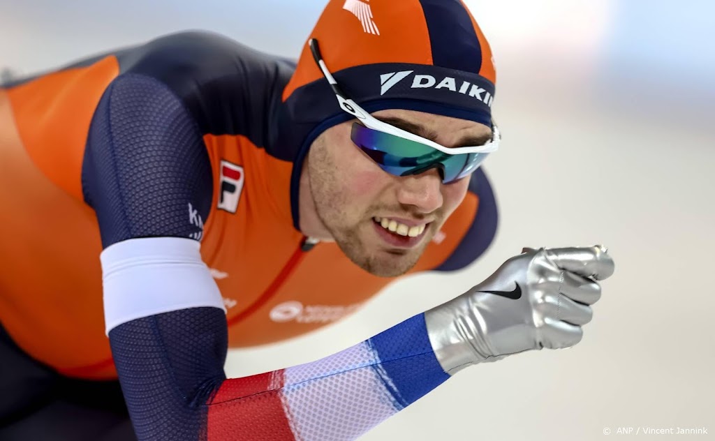 Roest pakt Europese allroundtitel na felle strijd met Noor Eitrem