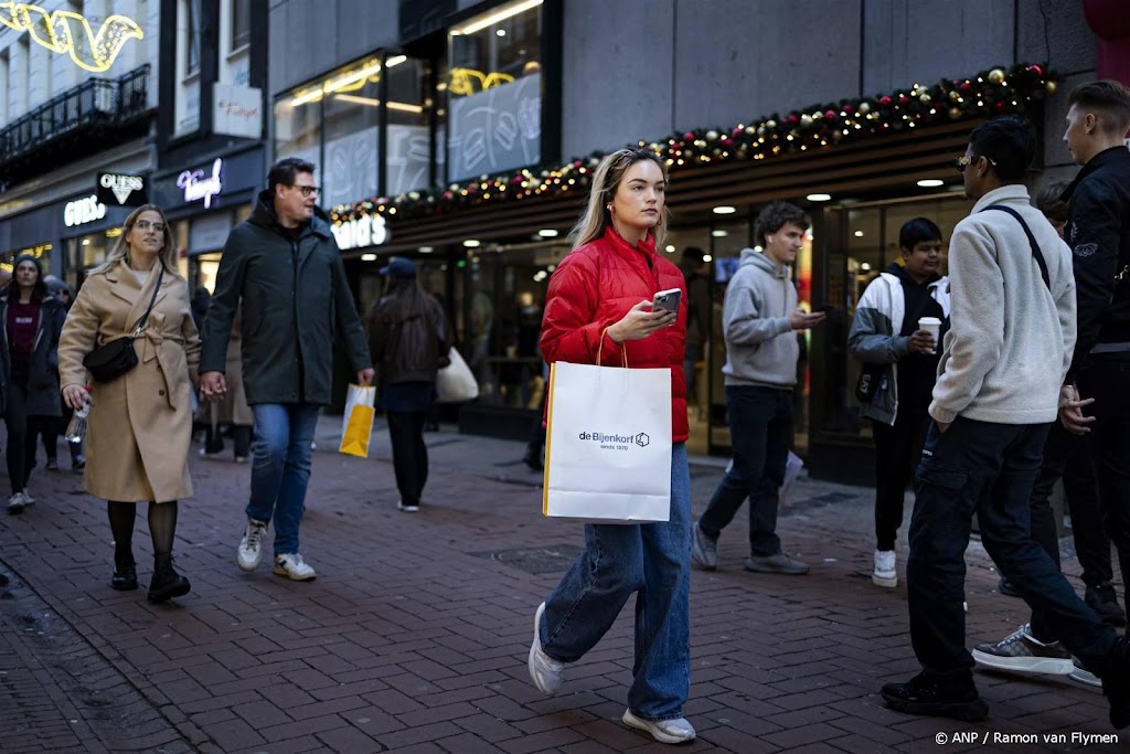 Bestedingen huishoudens aan goederen en diensten toegenomen