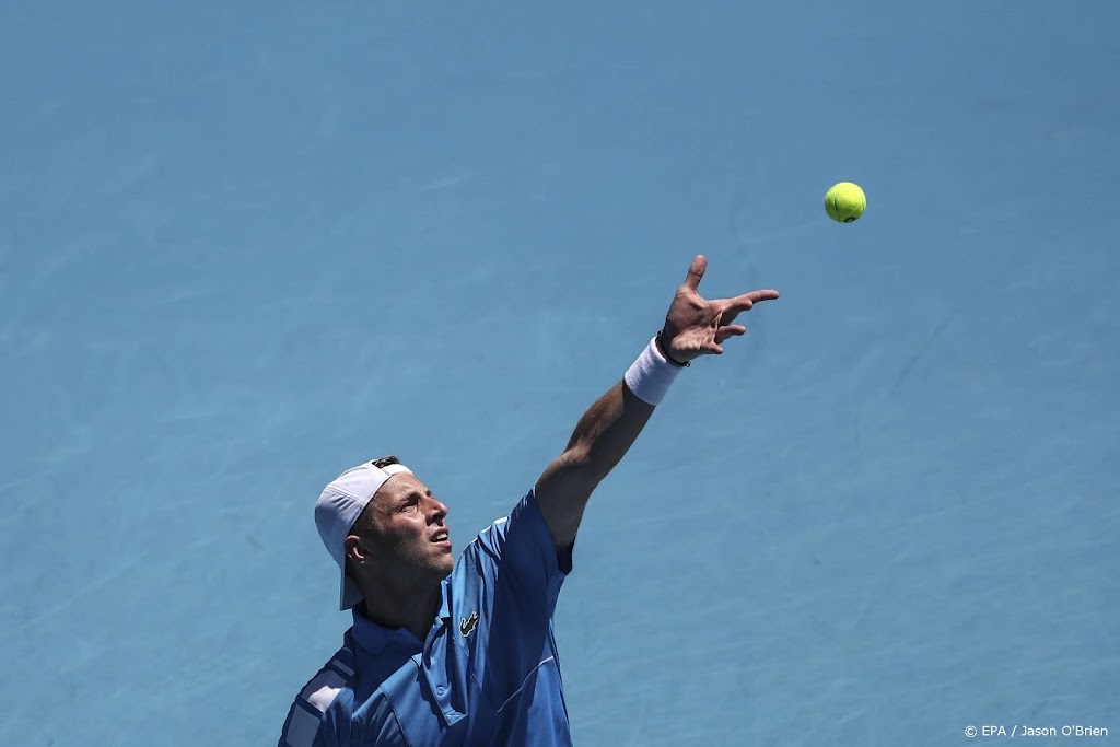 Griekspoor overleeft matchpoints en verrast Karatsev in Rotterdam
