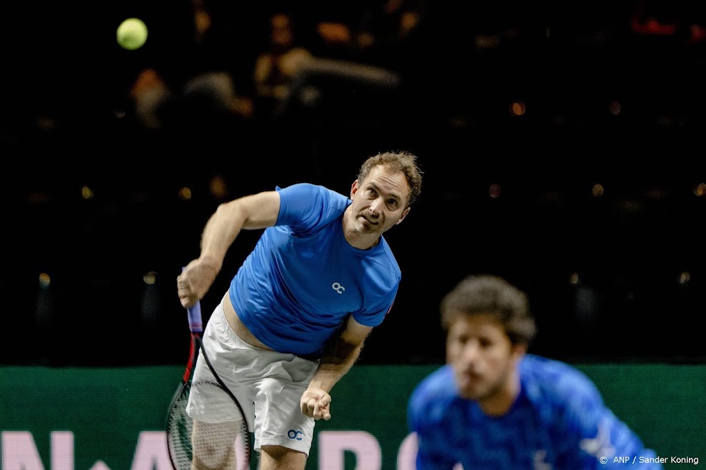 Middelkoop en Haase winnen in dubbelspel Ahoy van titelhouders