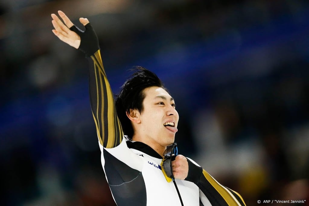 Schaatser Shinhama pakt wereldbeker met baanrecord op 500 m