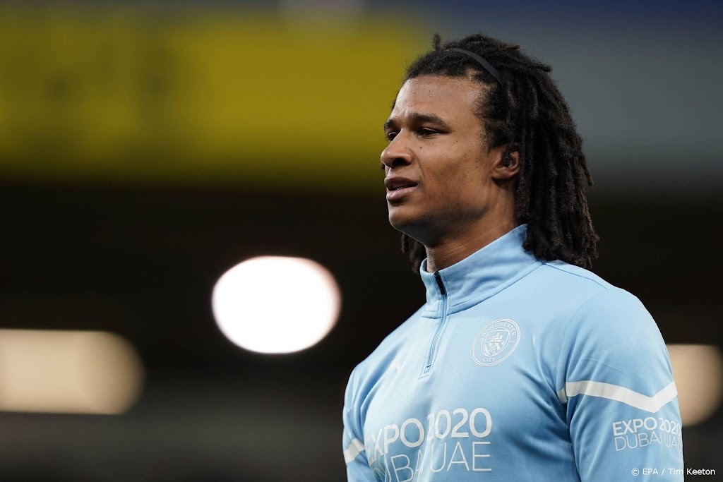Manchester City in return Champions League zonder Aké