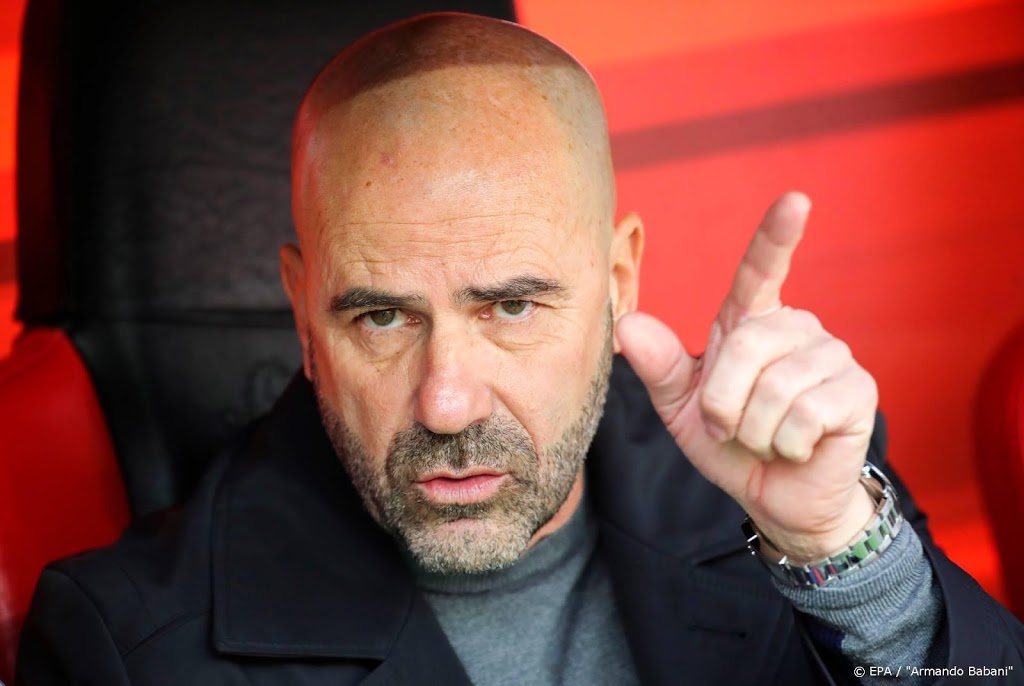 Bosz wil 'uit solidariteit' toch voetballen zonder fans