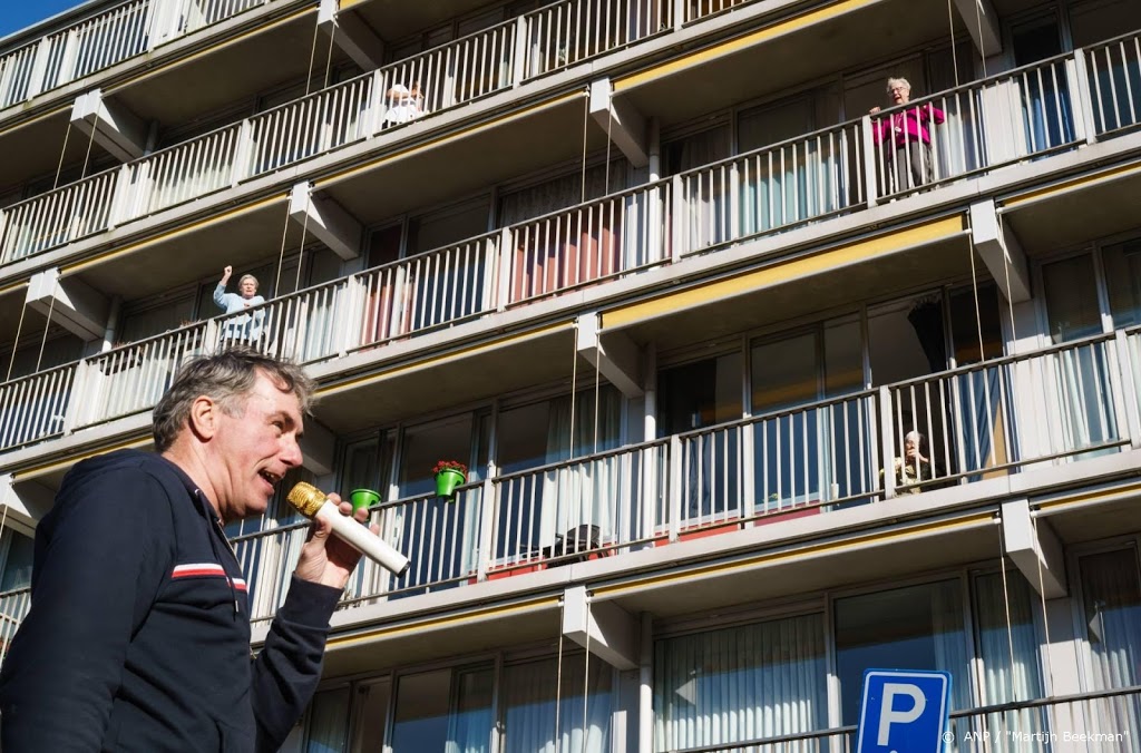 De Jonge: nog lang geen versoepeling bezoekverbod verpleeghuizen