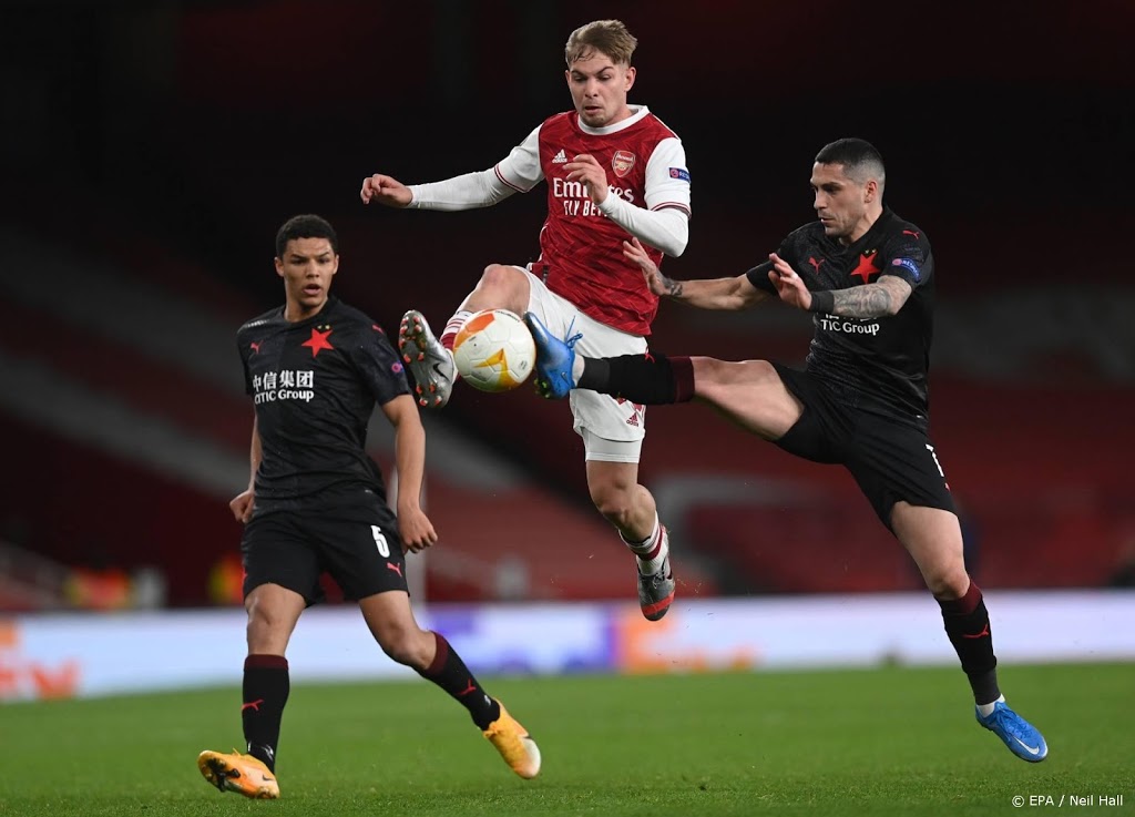 Arsenal en Slavia Praag komen laat tot scoren in Londen