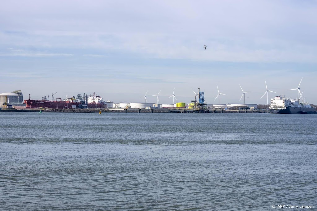 Rotterdam wacht op richtlijnen ministerie over Russische schepen