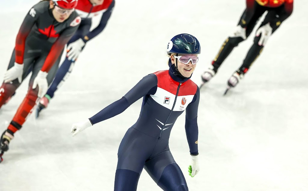 Foutloze start shorttracksters op WK, straf voor Knegt en De Laat