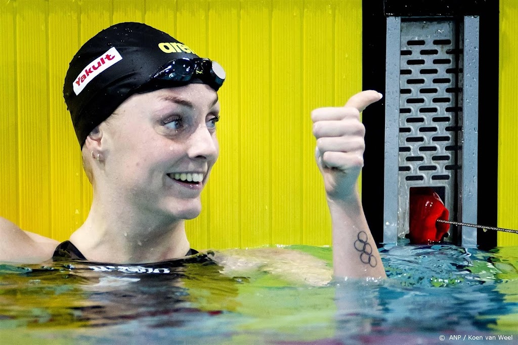 Steenbergen zwemt weer opnieuw Nederlands record